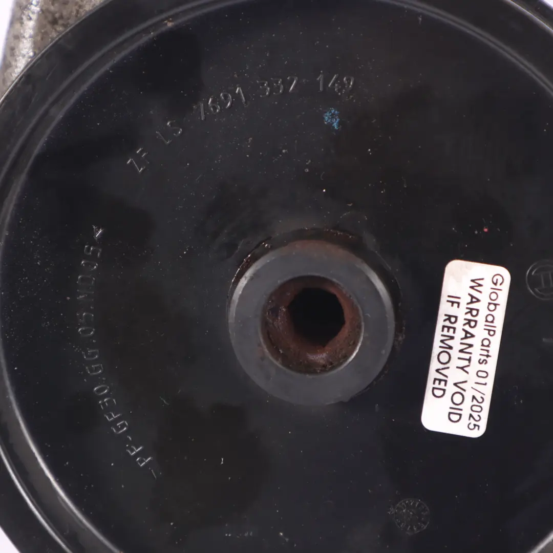 M271 Petrol Engine Power Steering Pump to Mercedes W204 with Part number A0064667501 Mercedes W204 M271 Petrol Engine Power Steering Pump - SKU RHD-A0064667501 - Part number A0064667501