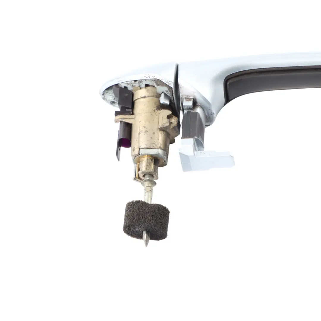 Door Handle Grab Front Right O/S Keyless Tellurium Silver 762 to Mercedes C209 W211 with Part number A2117601270 Mercedes C209 W211 Door Handle Grab Front Right O/S Keyless Tellurium Silver 762 - SKU RHD-A2117601270-TES - Part number A2117601270