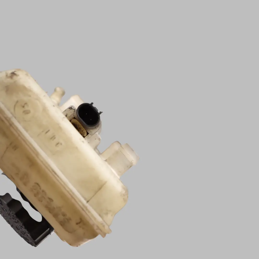 Servo Brake Fluid Reservoir Bottle to Mercedes W639 with Part number A6394300102 Mercedes W639 Servo Brake Fluid Reservoir Bottle - SKU RHD-A6394300102-1 - Part number A6394300102