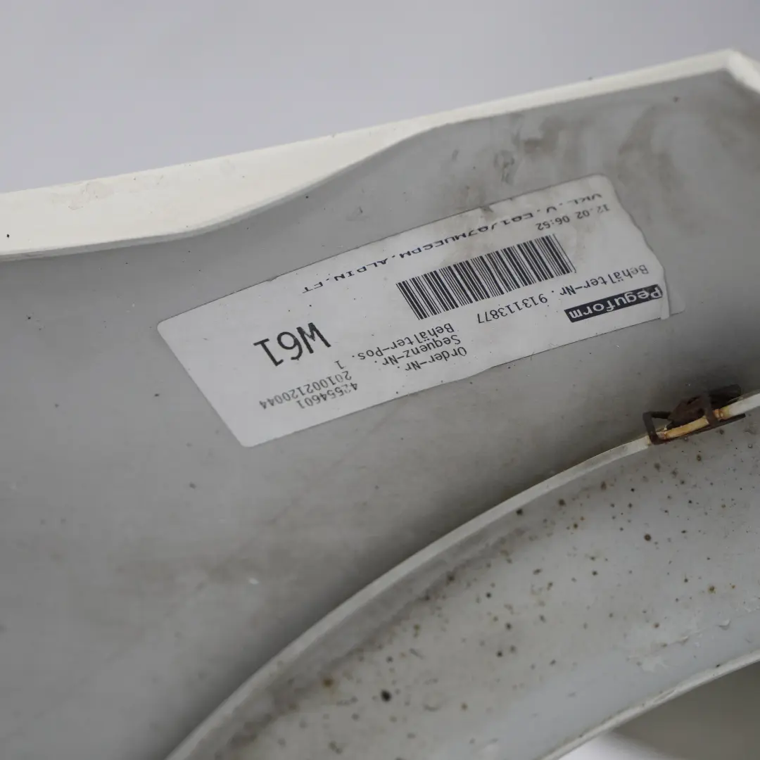 Zderzak Przedni M Sport Alpinweiss 3 Biały - 300 do BMW E81 E87 o numerze 0033550 BMW E81 E87 Zderzak Przedni M Sport Alpinweiss 3 Biały - 300 - SKU 0033550-AW1 - Numer Części 0033550