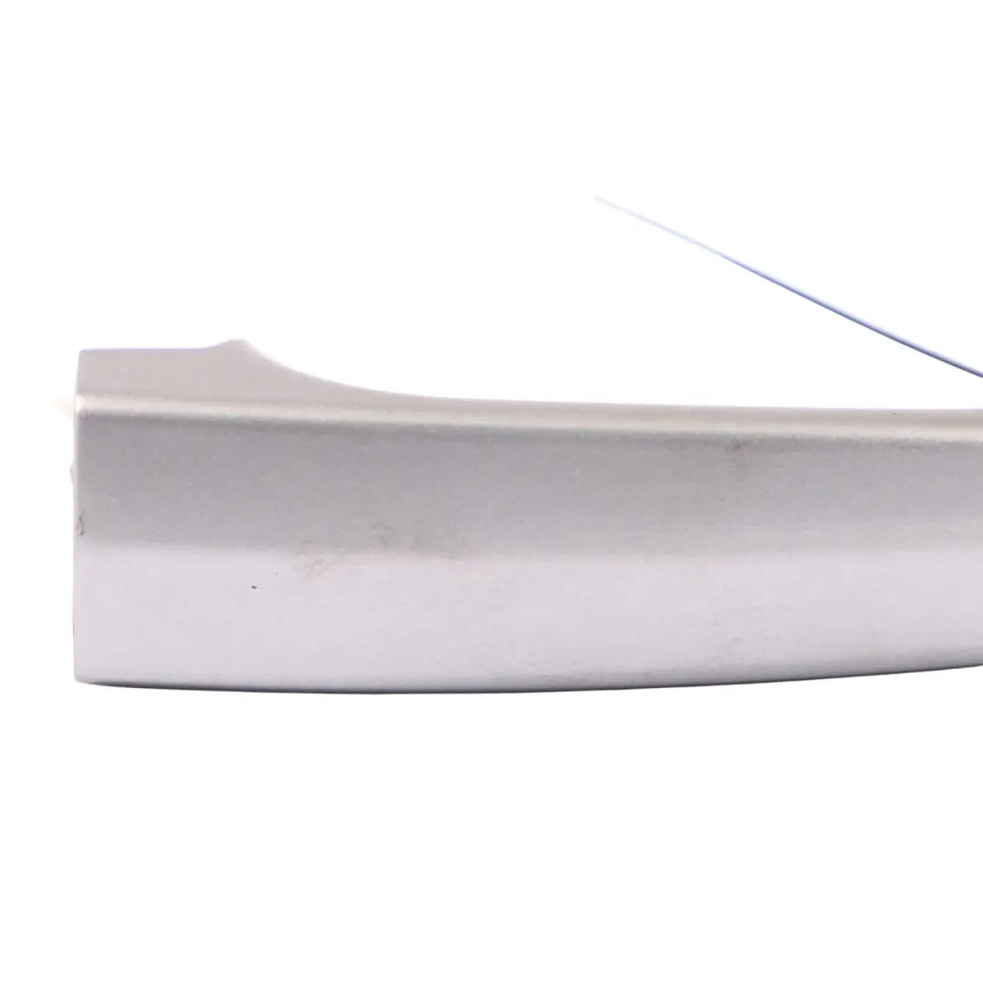 Maniglia portiera BMW E60 E61 anteriore posteriore destra grigio argento - A08 per con numero di parte 0154345 Maniglia portiera BMW E60 E61 anteriore posteriore destra grigio argento - A08 - SKU 0154345-SBG - Numero di parte 0154345