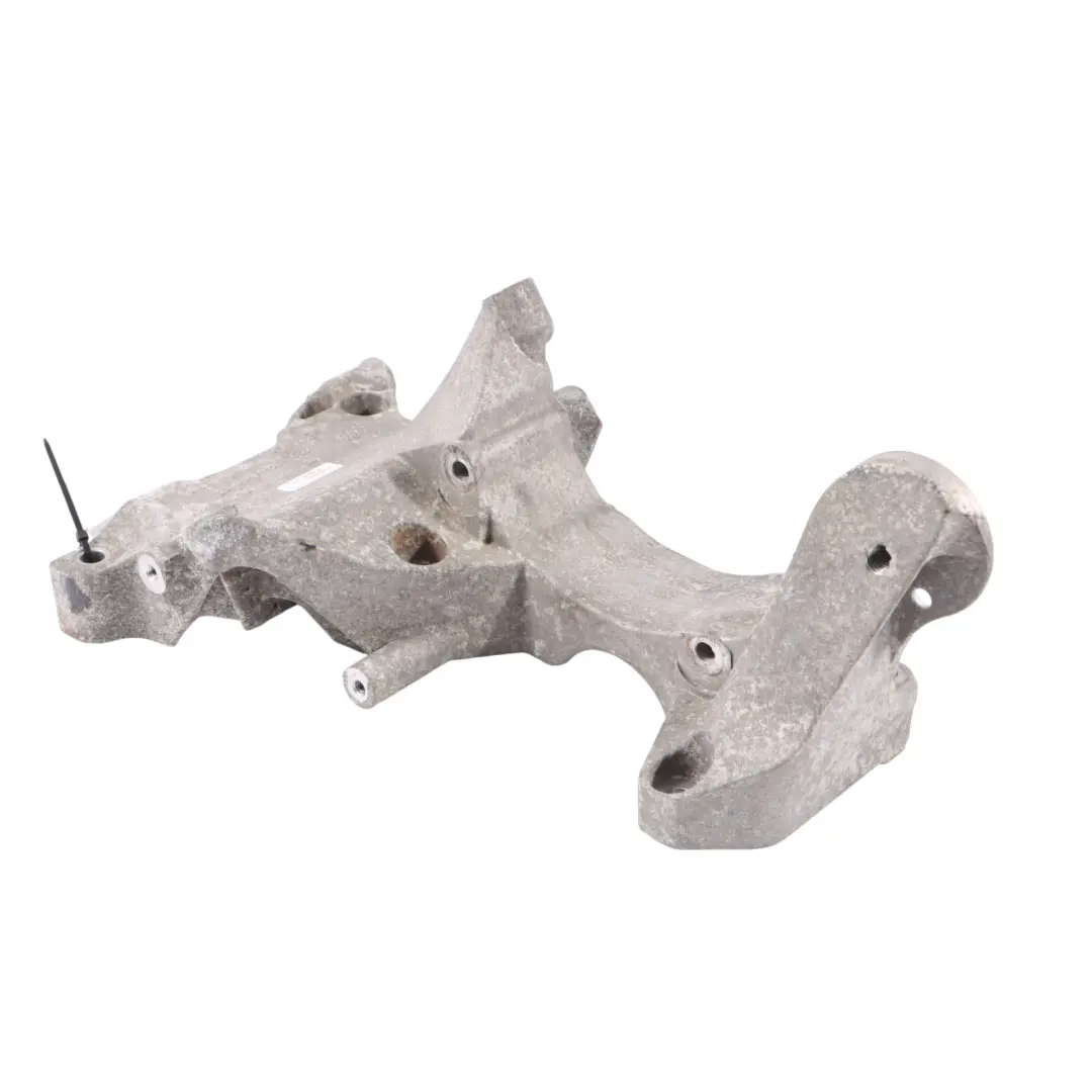 Łapa Silnika Uchwyt Alternatora do Audi A3 8P 3.2 FSI V6 o numerze 022260089M Audi A3 8P 3.2 FSI V6 Łapa Silnika Uchwyt Alternatora - SKU 022260089M - Numer Części 022260089M