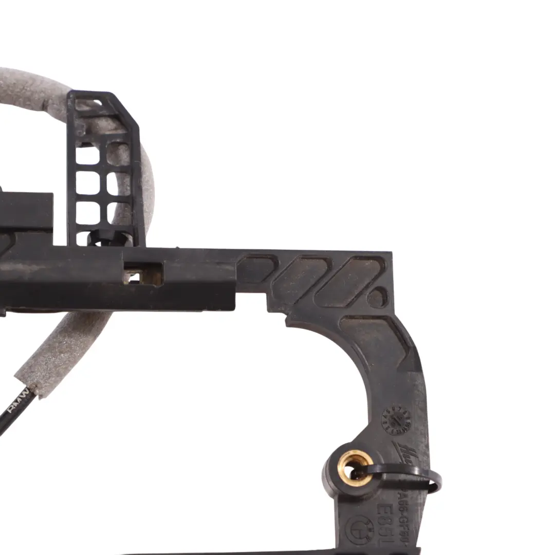 Staffa Porta Maniglia Esterna Porta Anteriore Sinistra per BMW Z4 E86 con numero di parte 0363289 BMW Z4 E86 Staffa Porta Maniglia Esterna Porta Anteriore Sinistra - SKU 0363289 - Numero di parte 0363289