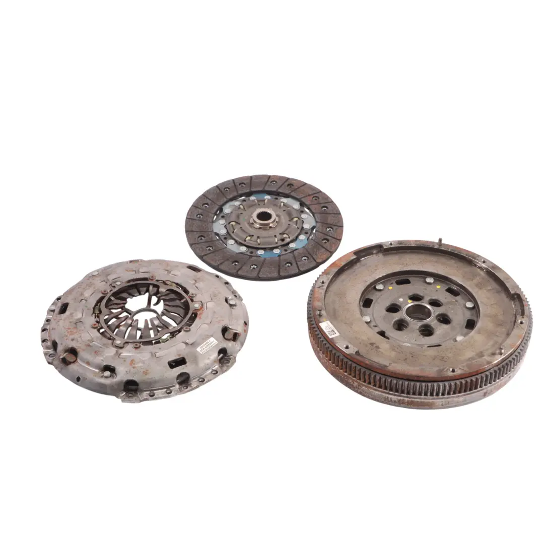 Volano A Doppia Massa per Volkswagen Golf Mk7 Passat B7 Audi Q3 8U TDI con numero di parte 03L105266DJ Volkswagen Golf Mk7 Passat B7 Audi Q3 8U TDI Volano A Doppia Massa - SKU 03L105266DJ-1 - Numero di parte 03L105266DJ