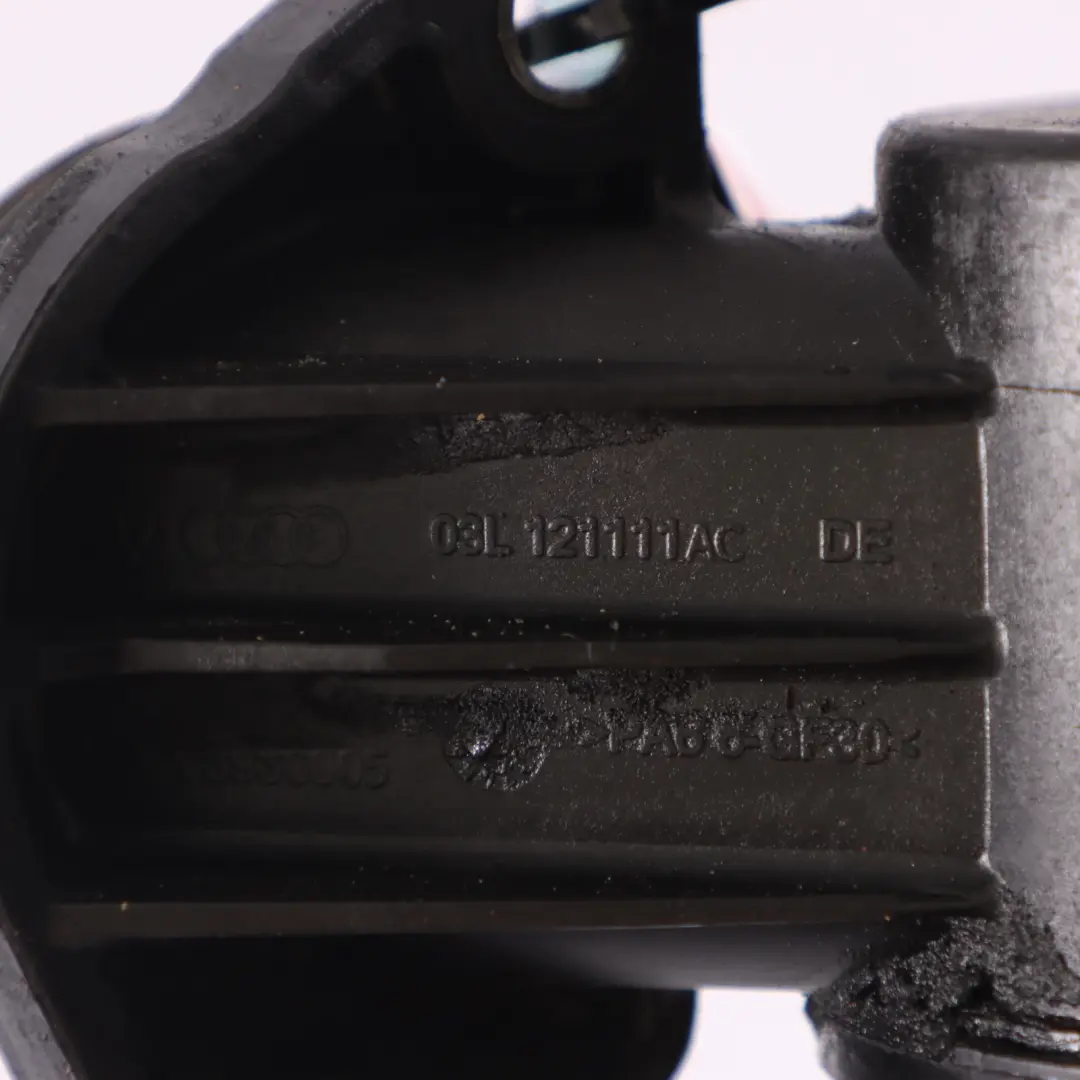 Audi A3 8P 2.0 TDI Diesel Boîtier Liquide Pour Thermostat - SKU 03L121111AC - Numéro de pièce 03L121111AC