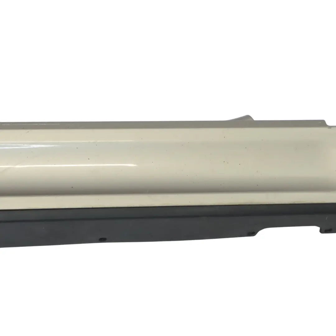 Battitacco Destra Laterale Rivestimento Sparkling Silver - A60 per Mini JCW R56 R57 con numero di parte 0404114 Mini JCW R56 R57 Battitacco Destra Laterale Rivestimento Sparkling Silver - A60 - SKU 0404114-SS - Numero di parte 0404114