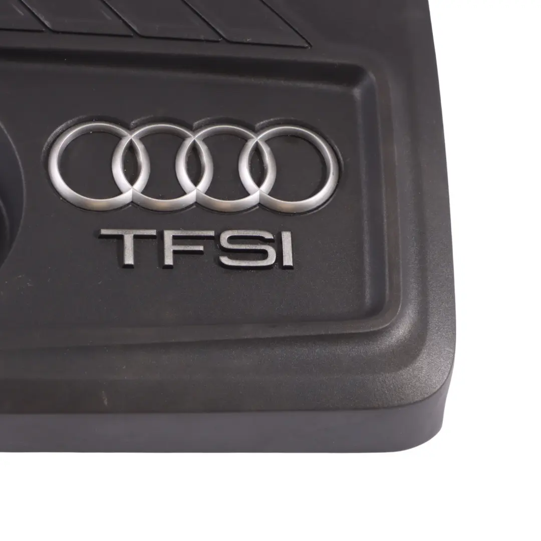 Coperchio Motore Benzina Pannello Trim per Audi A3 8V 1.4 TFSI con numero di parte 04E103925B Audi A3 8V 1.4 TFSI Coperchio Motore Benzina Pannello Trim - SKU 04E103925B - Numero di parte 04E103925B