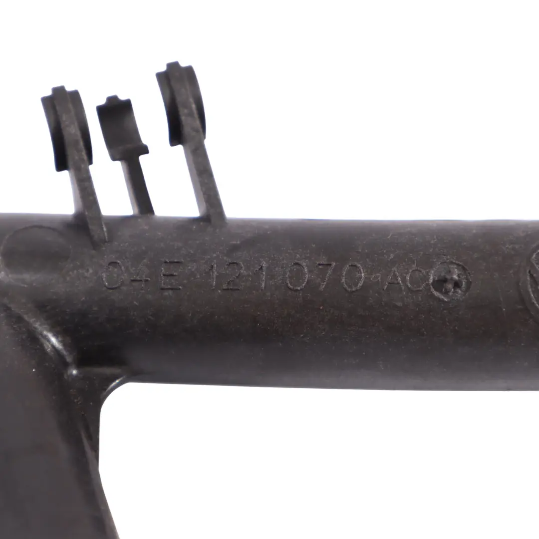 Volkswagen Audi Seat Motor Kunststoff Wasser Kühlmittelrohr Schlauch - SKU 04E121070L - Teilenummer 04E121070L