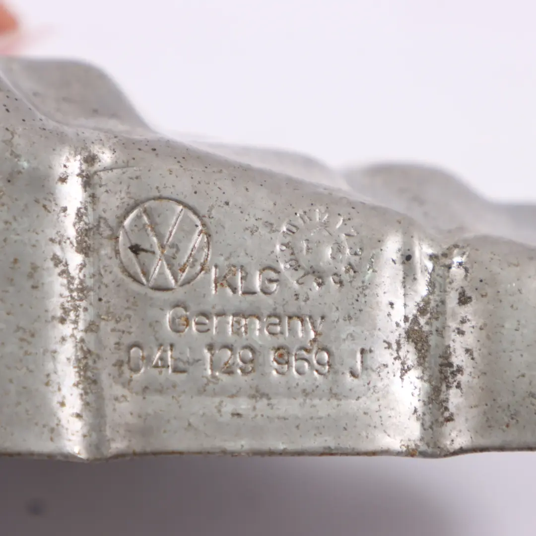 Osłona Termiczna Turbo do Audi A4 B9 2.0 TDI Diesel o numerze 04L129969J Audi A4 B9 2.0 TDI Diesel Osłona Termiczna Turbo - SKU 04L129969J - Numer Części 04L129969J