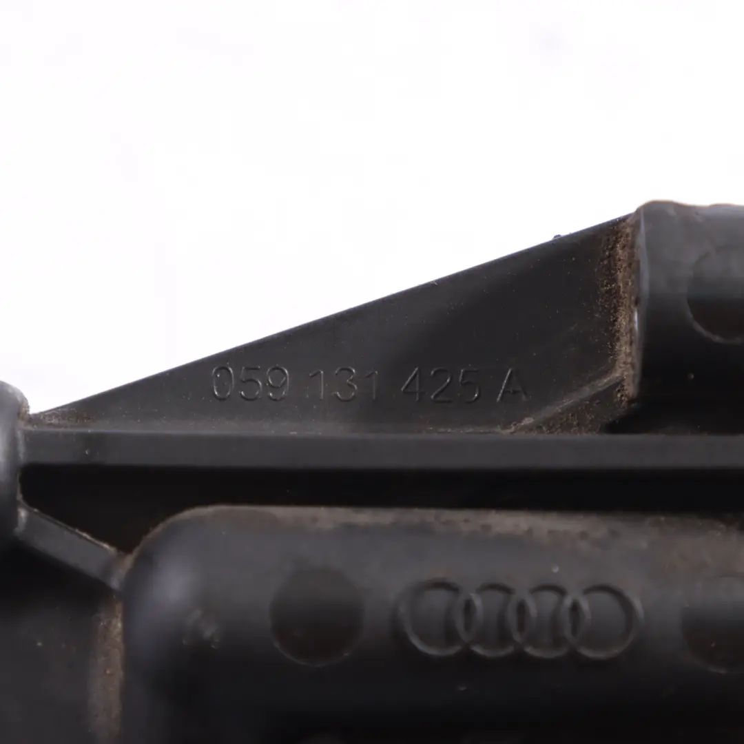 Audi Q5 8R Refrigeración Agua Tubería Refrigerante Conector Soporte - SKU 059131425A - Número de pieza 059131425A