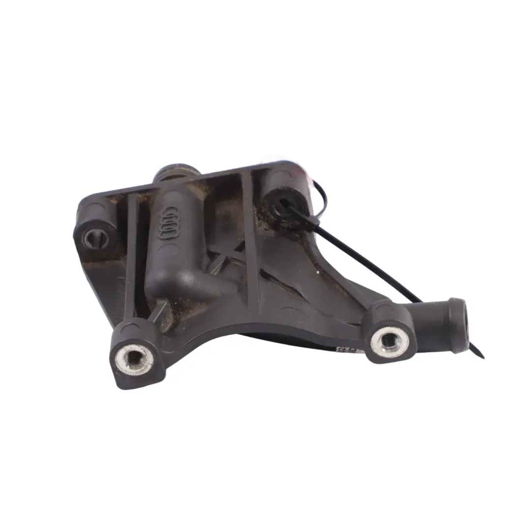 Acqua Di Raffreddamento Linea Tubo Connettore Staffa per Audi Q5 8R con numero di parte 059131425A Audi Q5 8R Acqua Di Raffreddamento Linea Tubo Connettore Staffa - SKU 059131425A - Numero di parte 059131425A