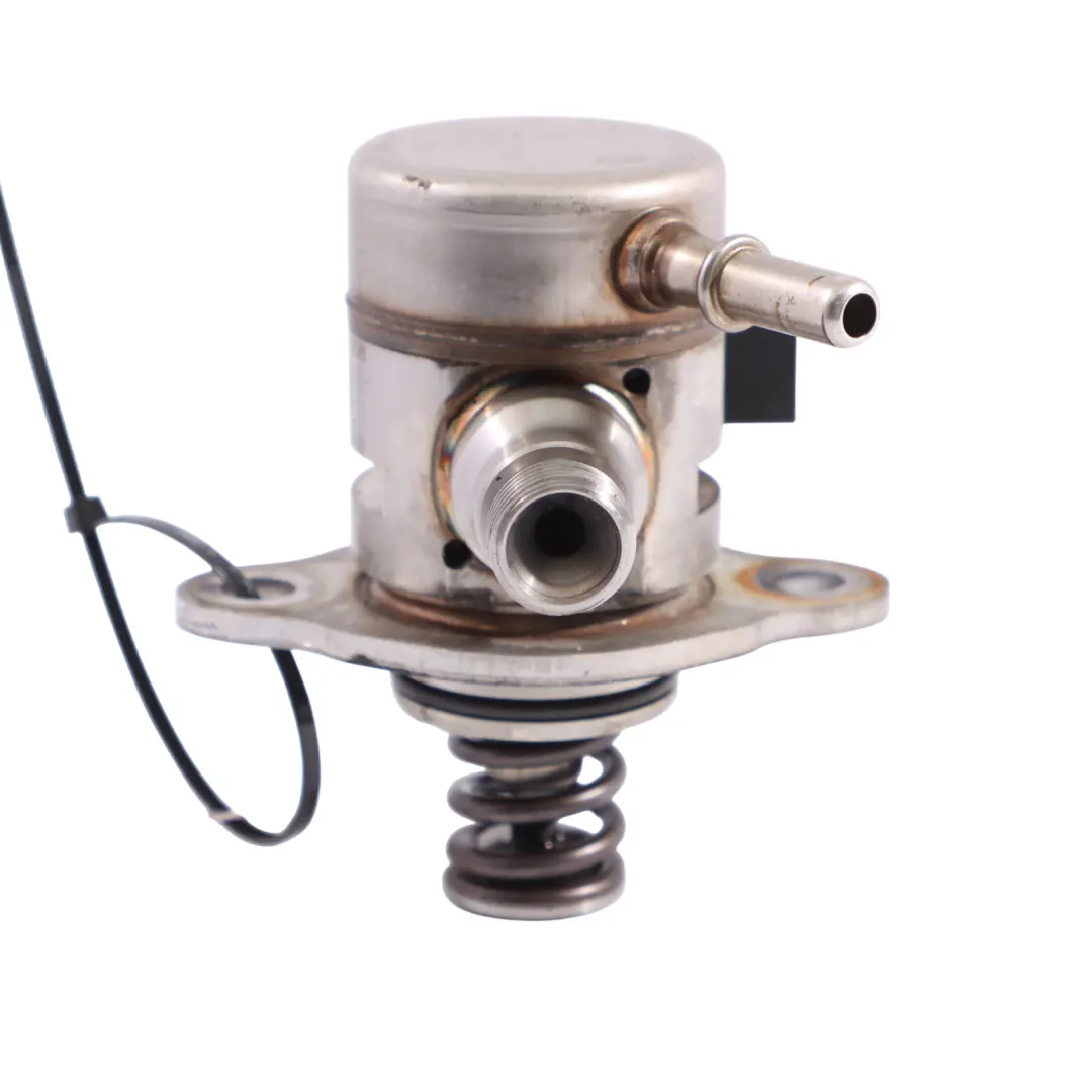 Bomba Combustible Alta Presión para VW Golf SV Audi A3 8V 1.5 TSI TFSI con número de pieza 05E127027D VW Golf SV Audi A3 8V 1.5 TSI TFSI Bomba Combustible Alta Presión - SKU 05E127027D - Número de pieza 05E127027D