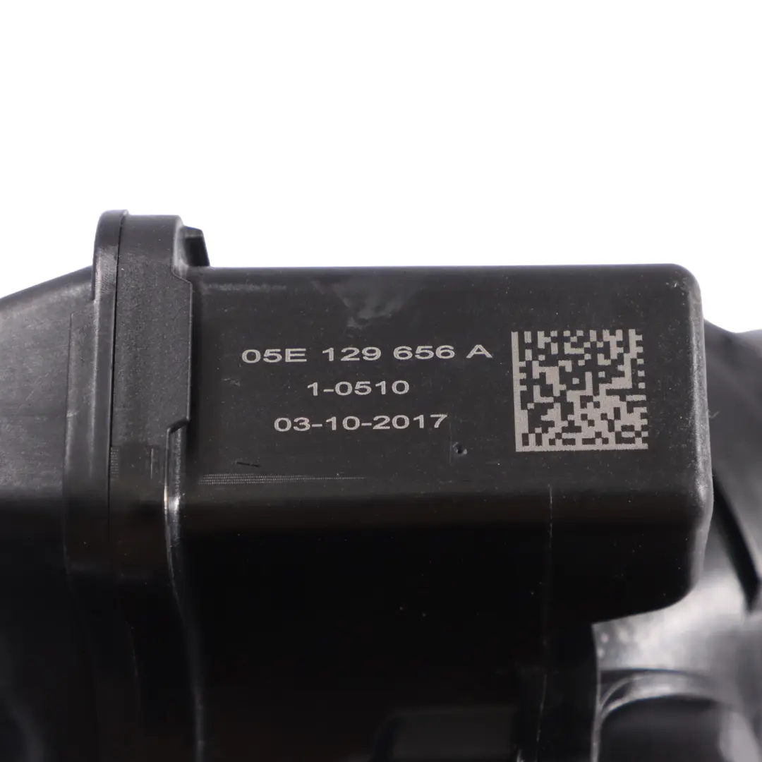 Przewód Wlot Powietrza do Volkswagen Golf SV Audi A3 8V 1.5 Benzyna o numerze 05E129656A Volkswagen Golf SV Audi A3 8V 1.5 Benzyna Przewód Wlot Powietrza - SKU 05E129656A - Numer Części 05E129656A