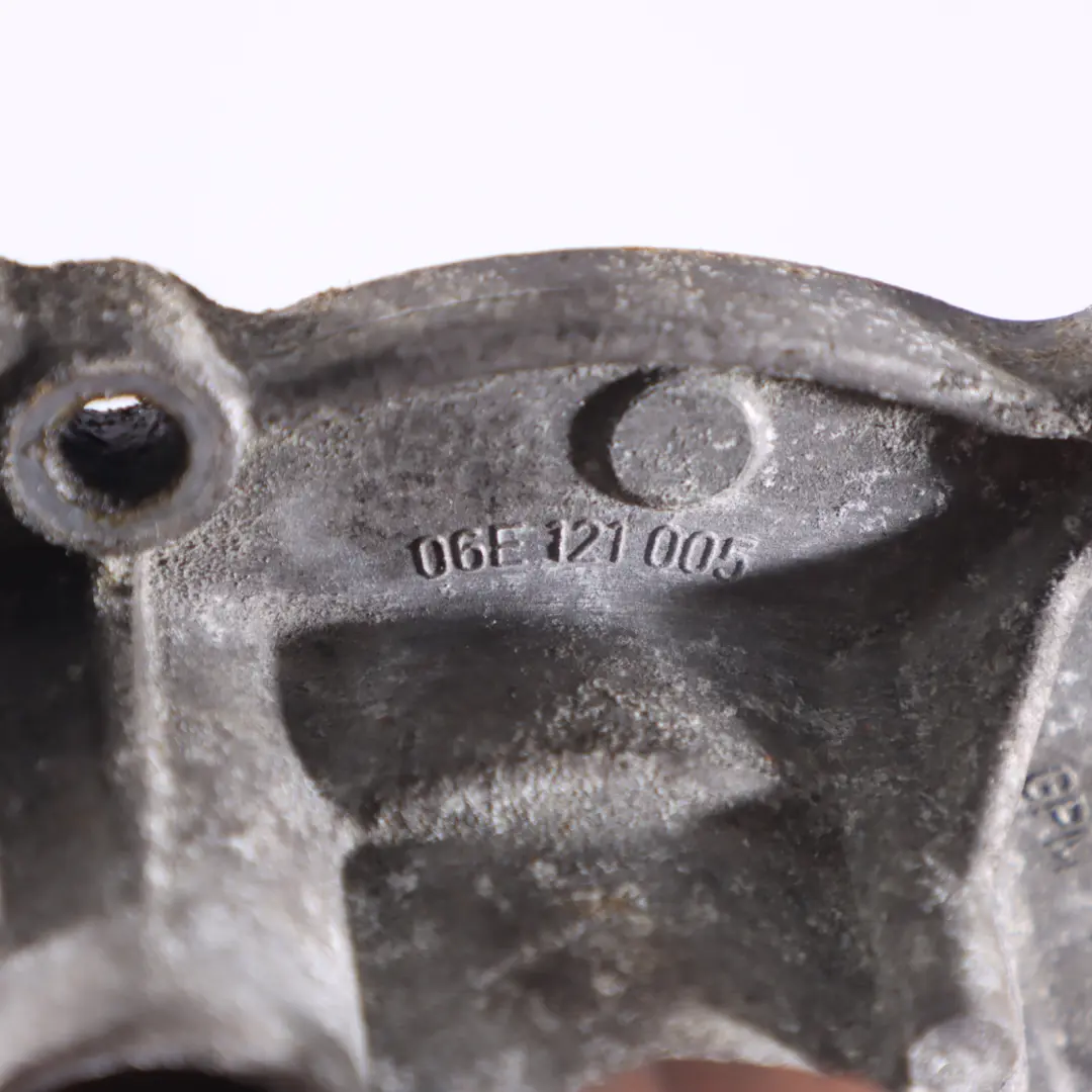 Pompa acqua ausiliaria Circolazione refrigerante per Audi Q5 8R con numero di parte 06E121018A Audi Q5 8R Pompa acqua ausiliaria Circolazione refrigerante - SKU 06E121018A - Numero di parte 06E121018A