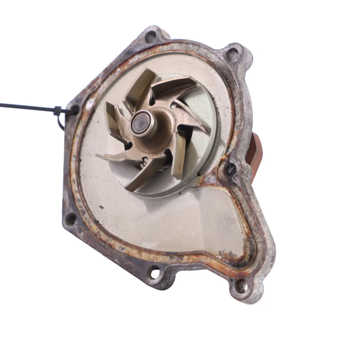 Pompe eau auxiliaire circulation liquide refroidissement Audi Q5 8R - SKU 06E121018A - Numéro de pièce 06E121018A