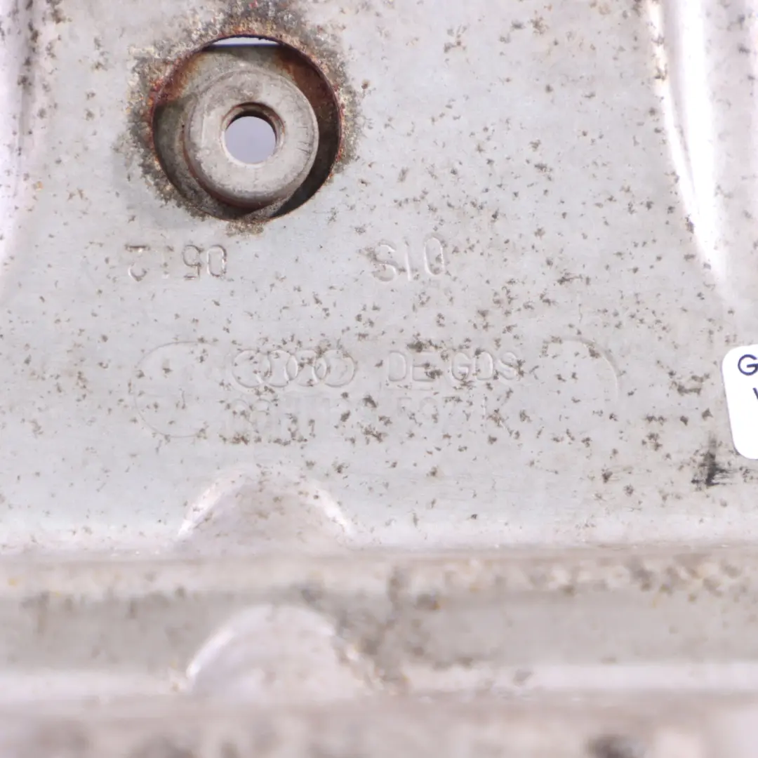 Osłona Termiczna Kolektora Wydechowego Wydechu do Audi TT 8J o numerze 06H129597B Audi TT 8J Osłona Termiczna Kolektora Wydechowego Wydechu - SKU 06H129597B - Numer Części 06H129597B