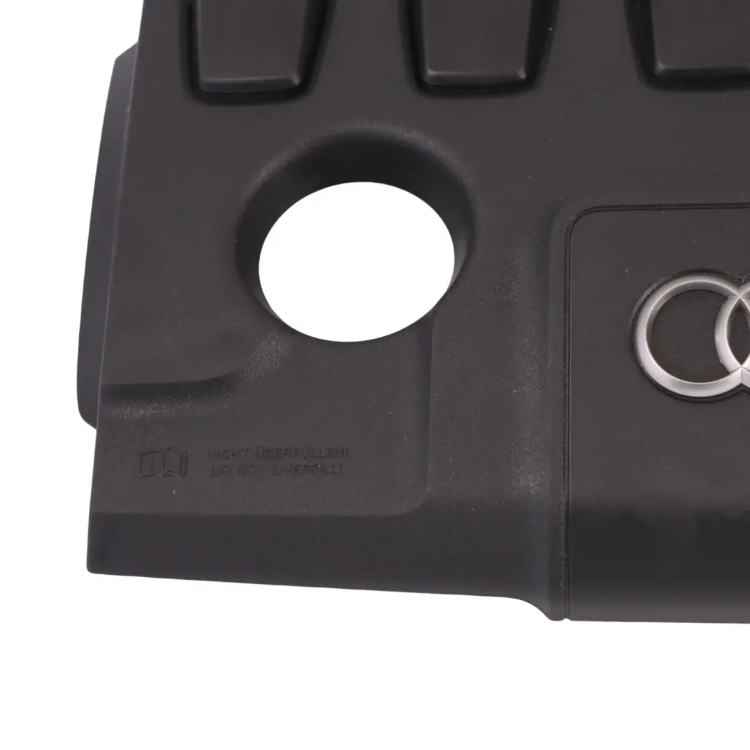 Tapa Superior Del Motor Panel De Aislamiento Acústico para Audi TT 8J con número de pieza 06J103925BF Audi TT 8J Tapa Superior Del Motor Panel De Aislamiento Acústico - SKU 06J103925BF - Número de pieza 06J103925BF
