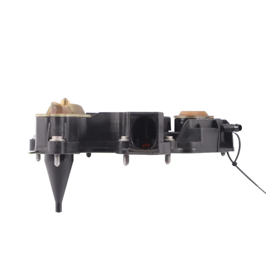 Reniflard séparateur d'huile moteur essence Audi A1 S1 8X 2.0 TFSI - SKU 06K103495AF - Numéro de pièce 06K103495AF