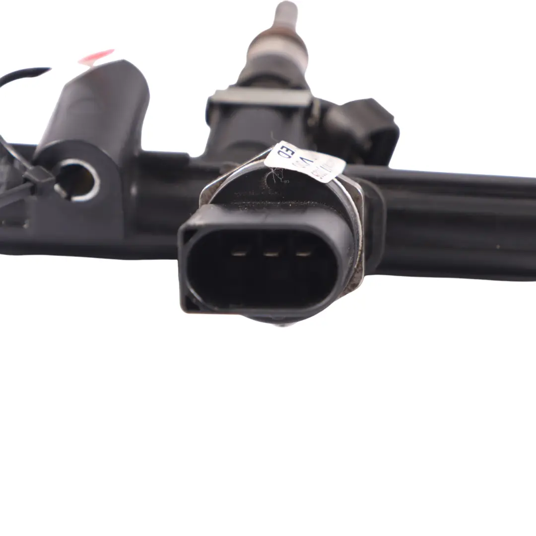 Listwa Wtryskowa Wtryskiwacze do Audi S1 8X A3 8V 2.0 TFSI o numerze 06K133681A Audi S1 8X A3 8V 2.0 TFSI Listwa Wtryskowa Wtryskiwacze - SKU 06K133681A - Numer Części 06K133681A