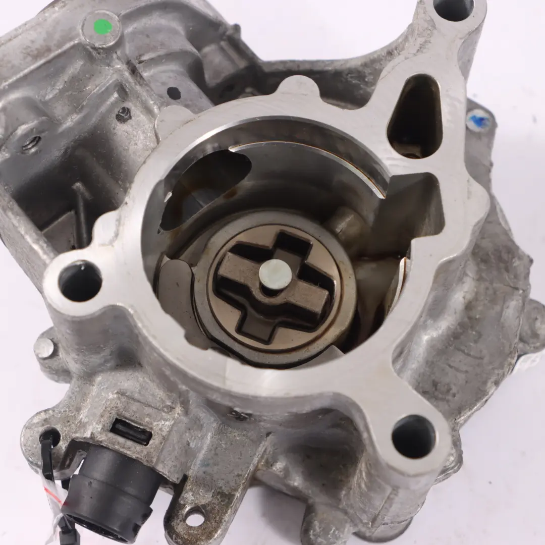 Audi Q5 FY 2.0 TFSI DAXB Benzin Motor Vakuum Pumpe - SKU 06K145100BB - Teilenummer 06K145100BB