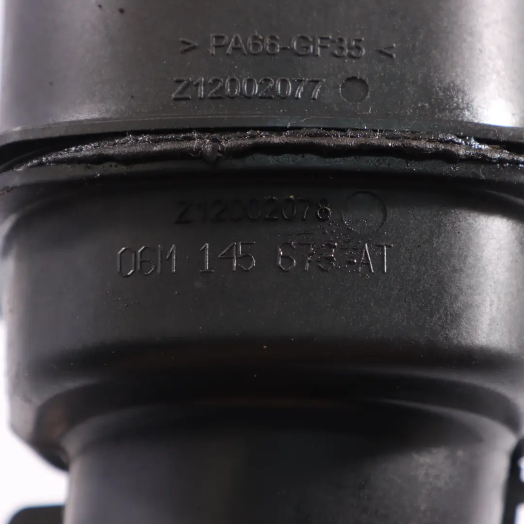 CWGD Przewód Powietrza Doładowującego do Audi A4 S4 B9 3.0 TFSI o numerze 06M145673AT Audi A4 S4 B9 3.0 TFSI CWGD Przewód Powietrza Doładowującego - SKU 06M145673AT - Numer Części 06M145673AT