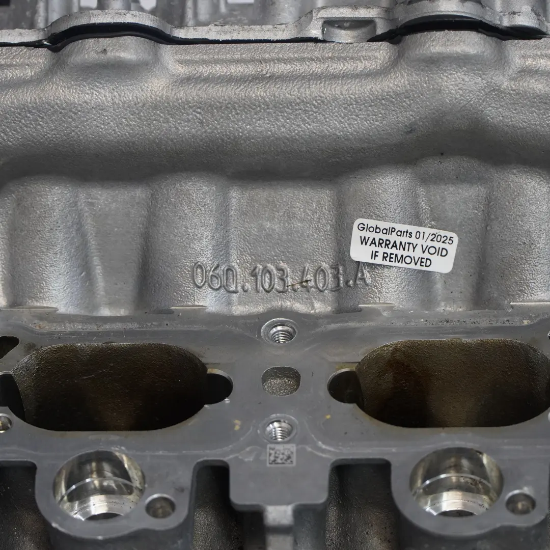 8Y Zylinder Kopf Benzin Motor 2.0 TFSI für Audi S3 mit Teilenummer 06Q103063G Audi S3 8Y Zylinder Kopf Benzin Motor 2.0 TFSI - SKU 06Q103063G - Teilenummer 06Q103063G