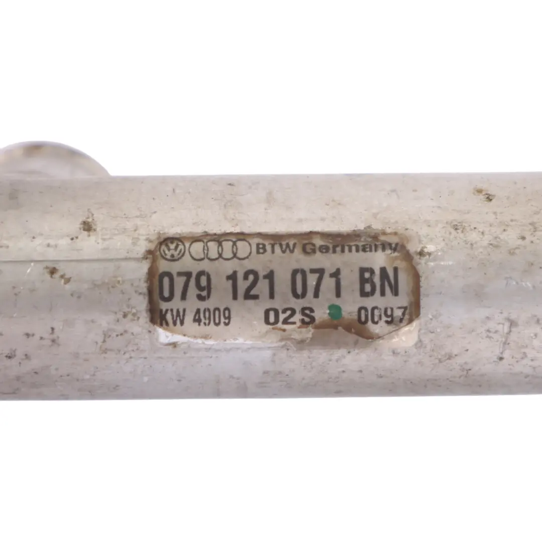 Tuyau de refroidissement d'eau pour Audi A5 S5 8T 4.2 V8 FSI à propos du numéro de pièce 079121071BN Audi A5 S5 8T 4.2 V8 FSI Tuyau de refroidissement d'eau - SKU 079121071BN - Numéro de pièce 079121071BN