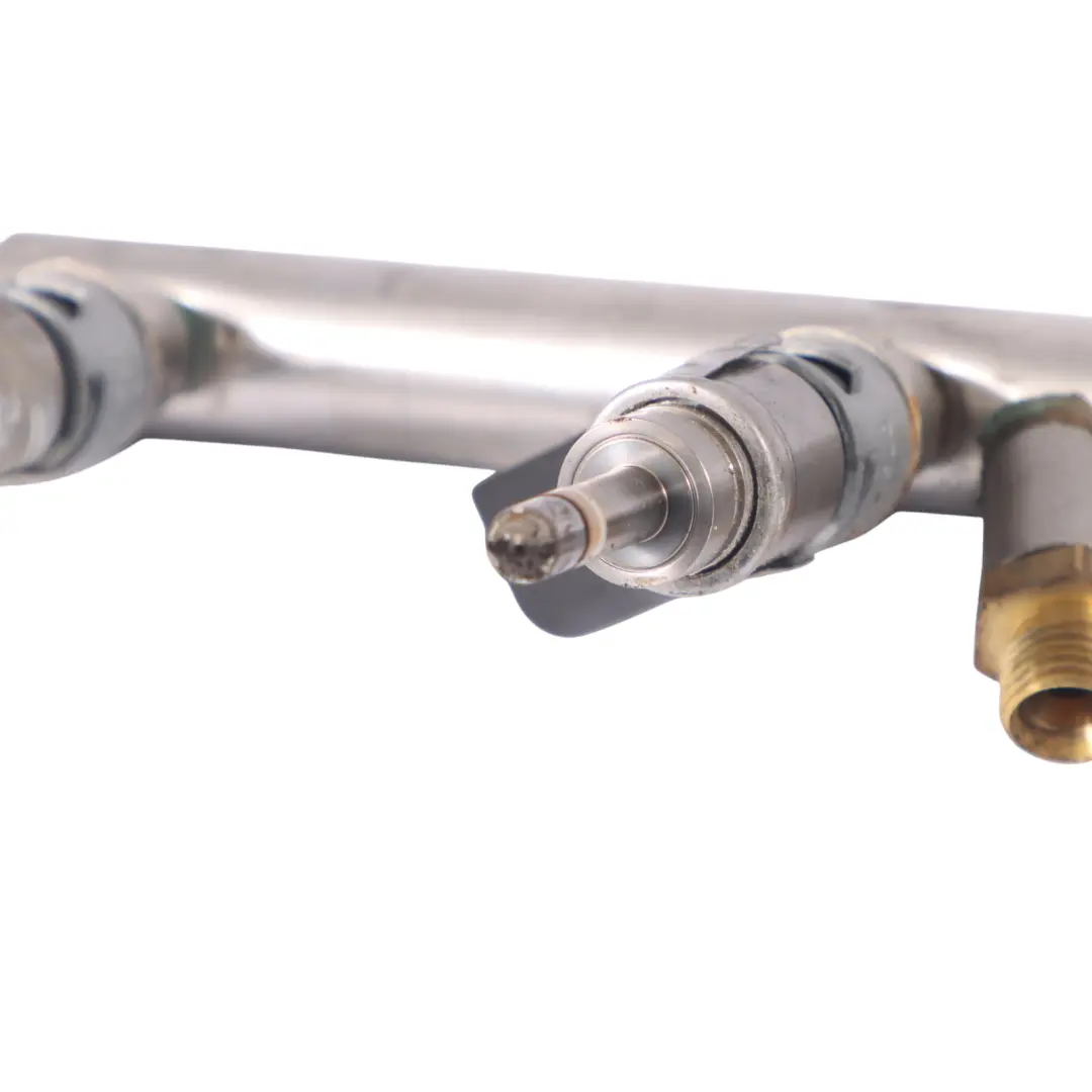 CAUA Linea Carburante Iniettori Sinistra per Audi A5 S5 8T 4.2 V8 FSI con numero di parte 079133315AP Audi A5 S5 8T 4.2 V8 FSI CAUA Linea Carburante Iniettori Sinistra - SKU 079133315AP - Numero di parte 079133315AP