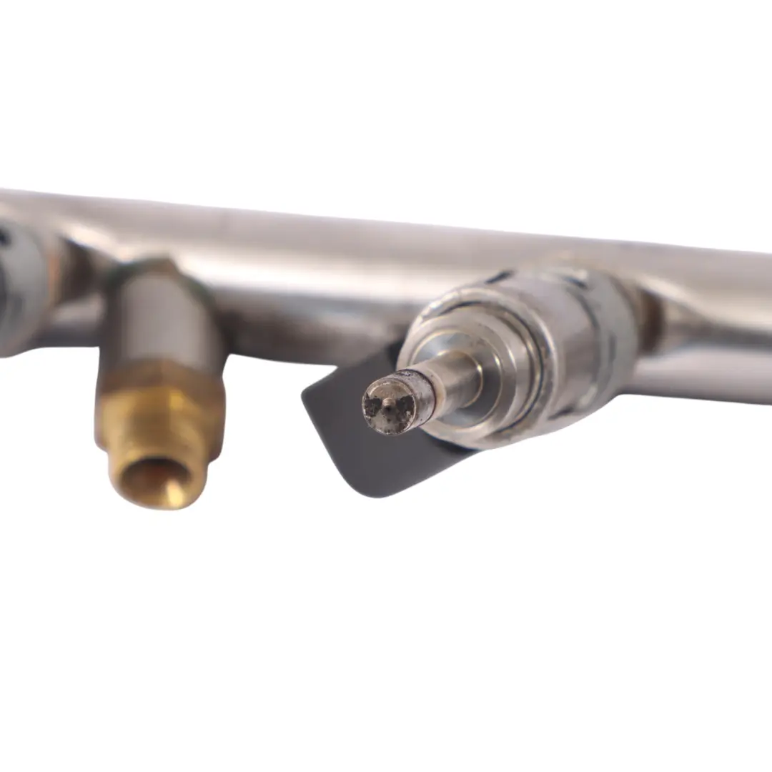 CAUA Linea Carburante Iniettori Sinistra per Audi A5 S5 8T 4.2 V8 FSI con numero di parte 079133315AP Audi A5 S5 8T 4.2 V8 FSI CAUA Linea Carburante Iniettori Sinistra - SKU 079133315AP - Numero di parte 079133315AP