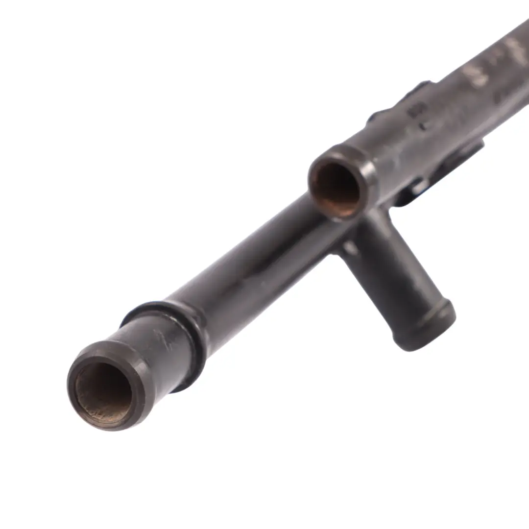 Manguera Agua Tanque Enfriamiento Línea Tubería para Audi TT 8J con número de pieza 1K0121070BD Audi TT 8J Manguera Agua Tanque Enfriamiento Línea Tubería - SKU 1K0121070BD - Número de pieza 1K0121070BD