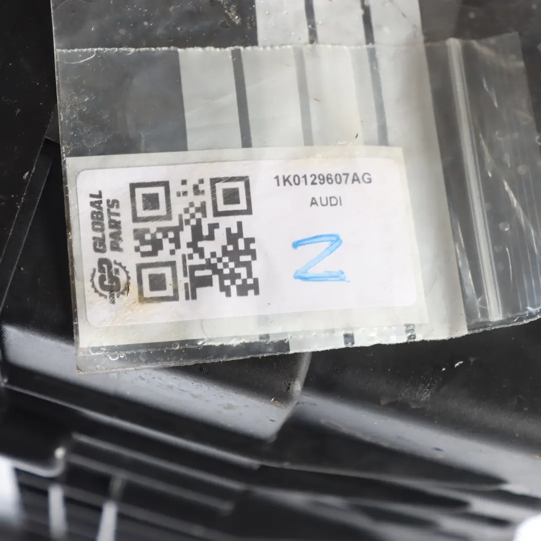 Benzinmotor Ansaugluftfilterkasten Gehäuse für Audi TT 8J mit Teilenummer 1K0129607AG Audi TT 8J Benzinmotor Ansaugluftfilterkasten Gehäuse - SKU 1K0129607AG - Teilenummer 1K0129607AG