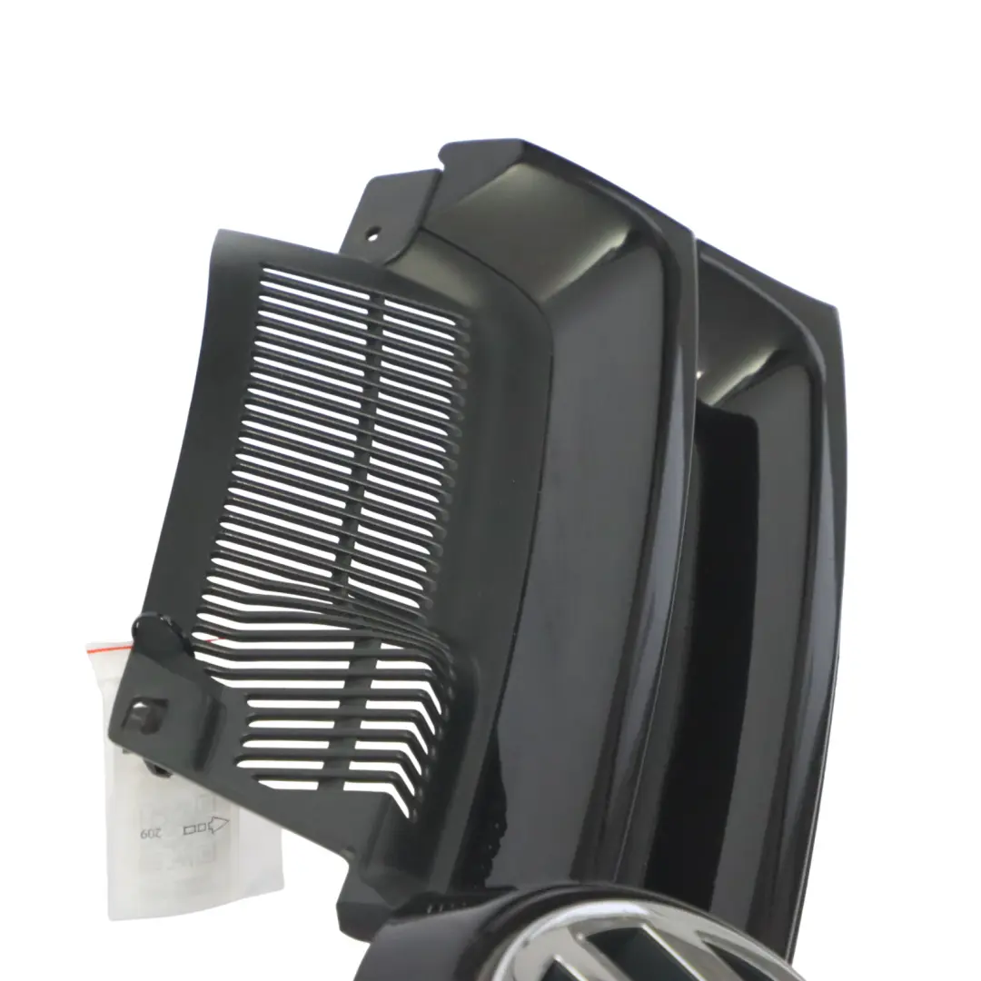 1K Panneau garniture pare chocs avant Emblème central pour Volkswagen Golf à propos du numéro de pièce 1K0853651A Volkswagen Golf 1K Panneau garniture pare chocs avant Emblème central - SKU 1K0853651A - Numéro de pièce 1K0853651A