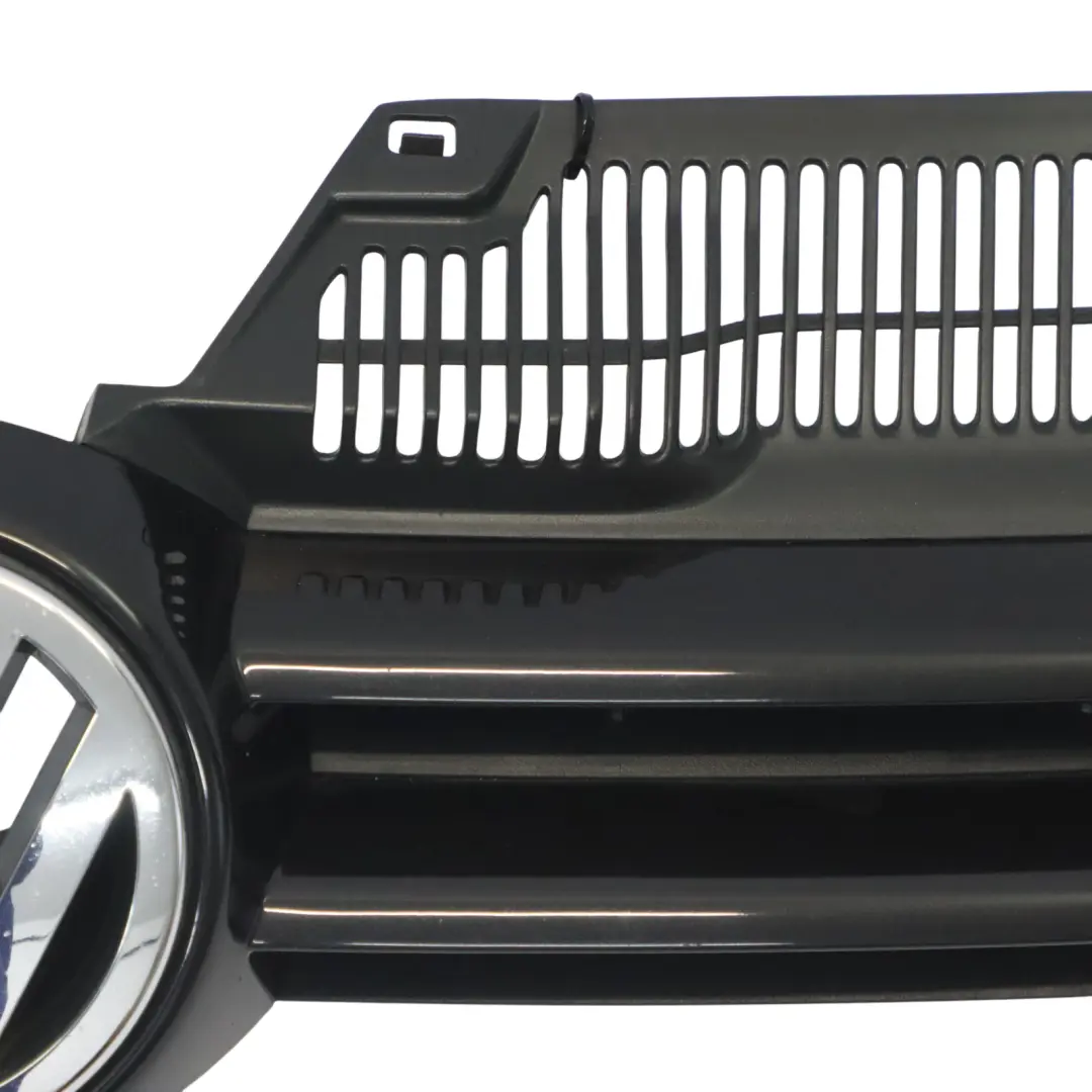 Volkswagen Golf 1K Moldura rejilla parachoques emblema delantero - SKU 1K0853651A - Número de pieza 1K0853651A