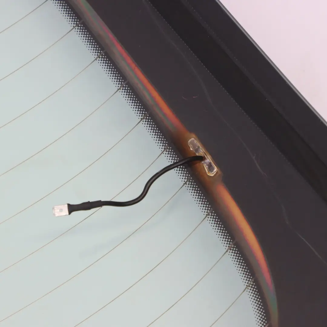 Szyba Tylna Klapy Bagażnika AS2 do Volkswagen VW Golf 5 o numerze 1K6845051K Volkswagen VW Golf 5 Szyba Tylna Klapy Bagażnika AS2 - SKU 1K6845051K - Numer Części 1K6845051K