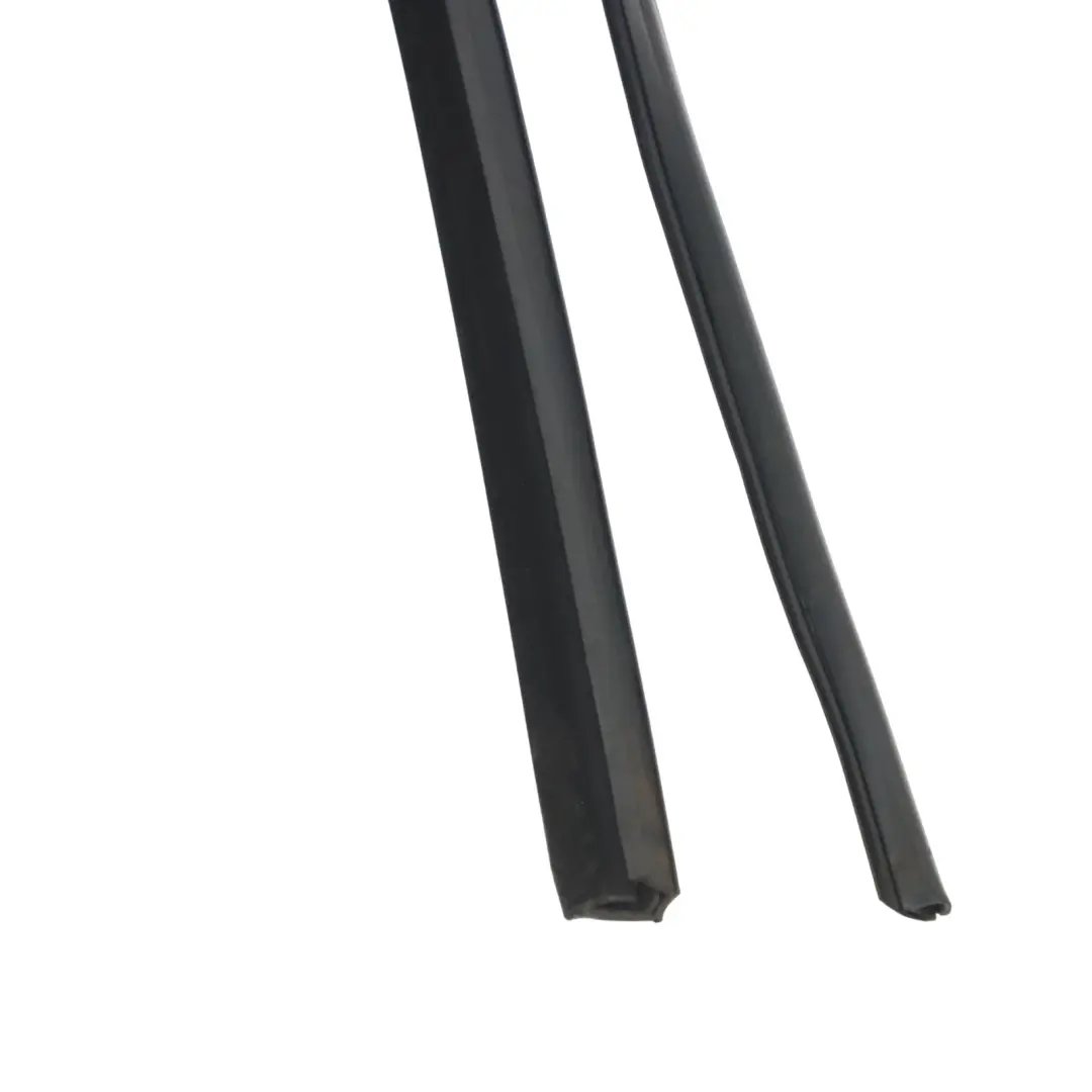 1K Rear Window Guide Frame Seal Rubber Right O/S to Volkswagen Golf with Part number 1K6845211L Volkswagen Golf 1K Rear Window Guide Frame Seal Rubber Right O/S - SKU 1K6845211L - Part number 1K6845211L