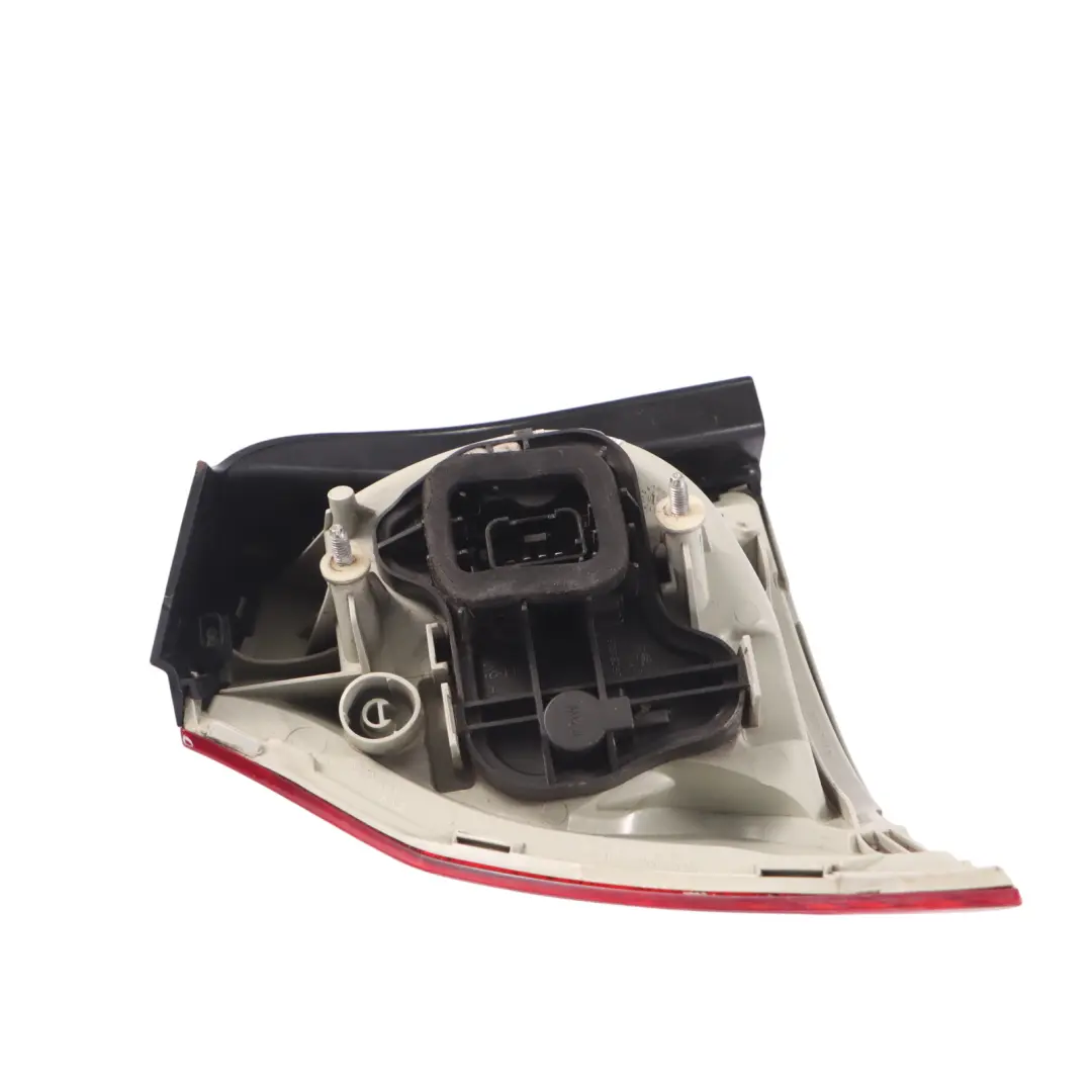 Feu arrière Panneau latéral extérieur droit pour VW Volkswagen Golf 5 à propos du numéro de pièce 1K6945096AA VW Volkswagen Golf 5 Feu arrière Panneau latéral extérieur droit - SKU 1K6945096AA - Numéro de pièce 1K6945096AA