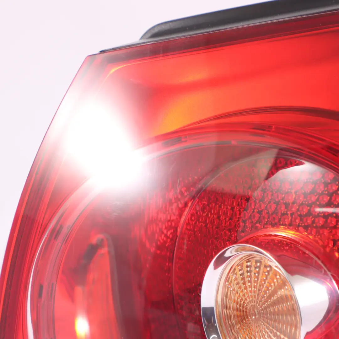 VW Volkswagen Golf 5 Rückleuchte Rücklicht Seitenteil Außen Rechts - SKU 1K6945096AA - Teilenummer 1K6945096AA