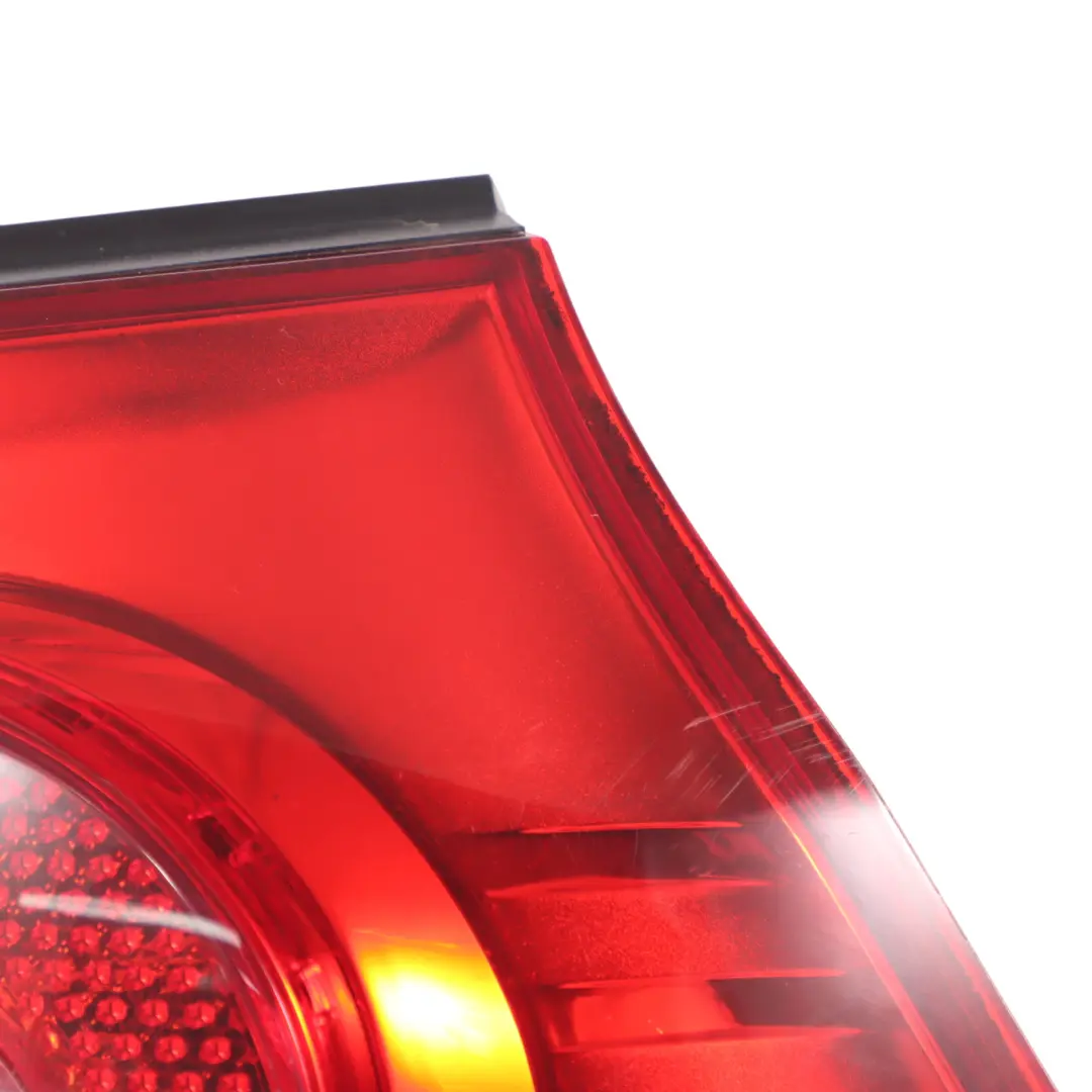 VW Volkswagen Golf 5 Rückleuchte Rücklicht Seitenteil Außen Rechts - SKU 1K6945096AA - Teilenummer 1K6945096AA