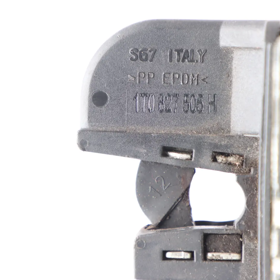 Serratura Portellone Posteriore Superiore per Volkswagen Touran 1T con numero di parte 1T0827505H Volkswagen Touran 1T Serratura Portellone Posteriore Superiore - SKU 1T0827505H - Numero di parte 1T0827505H