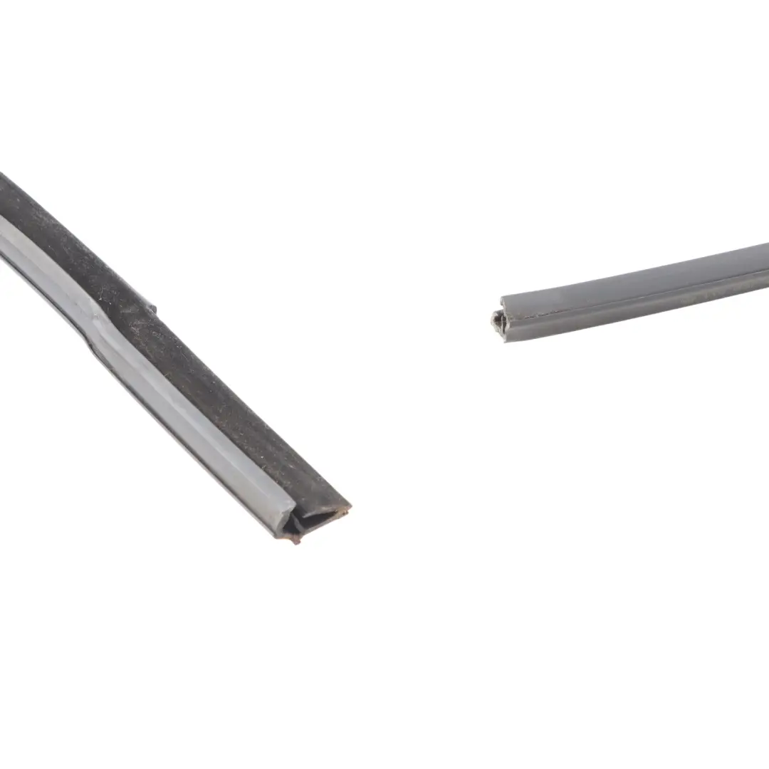 Window Gasket Door Front Right O/S Seal Rubber 1T0837432F to Volkswagen Touran 1T with Part number 1T0837432G Volkswagen Touran 1T Window Gasket Door Front Right O/S Seal Rubber 1T0837432F - SKU 1T0837432G - Part number 1T0837432G