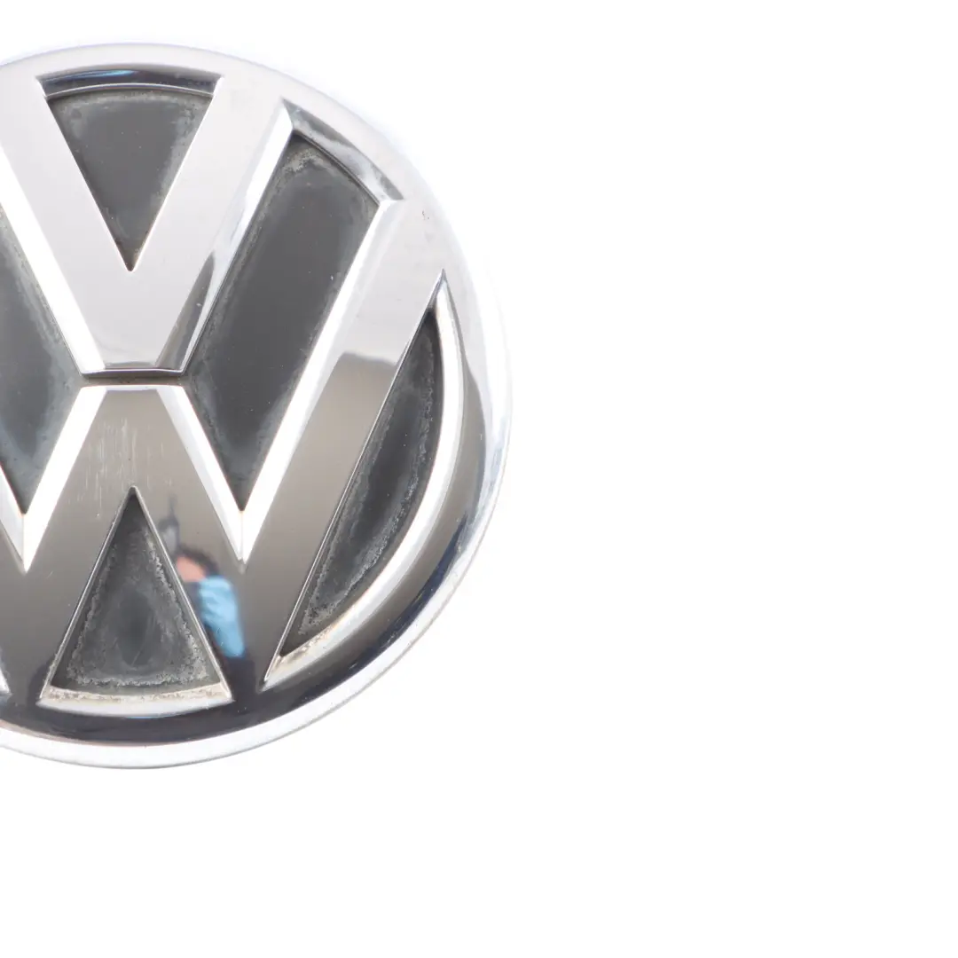 Emblema Portellone Posteriore per Volkswagen Touran 1T Logo con numero di parte 1T0853630D Volkswagen Touran 1T Logo Emblema Portellone Posteriore - SKU 1T0853630D - Numero di parte 1T0853630D