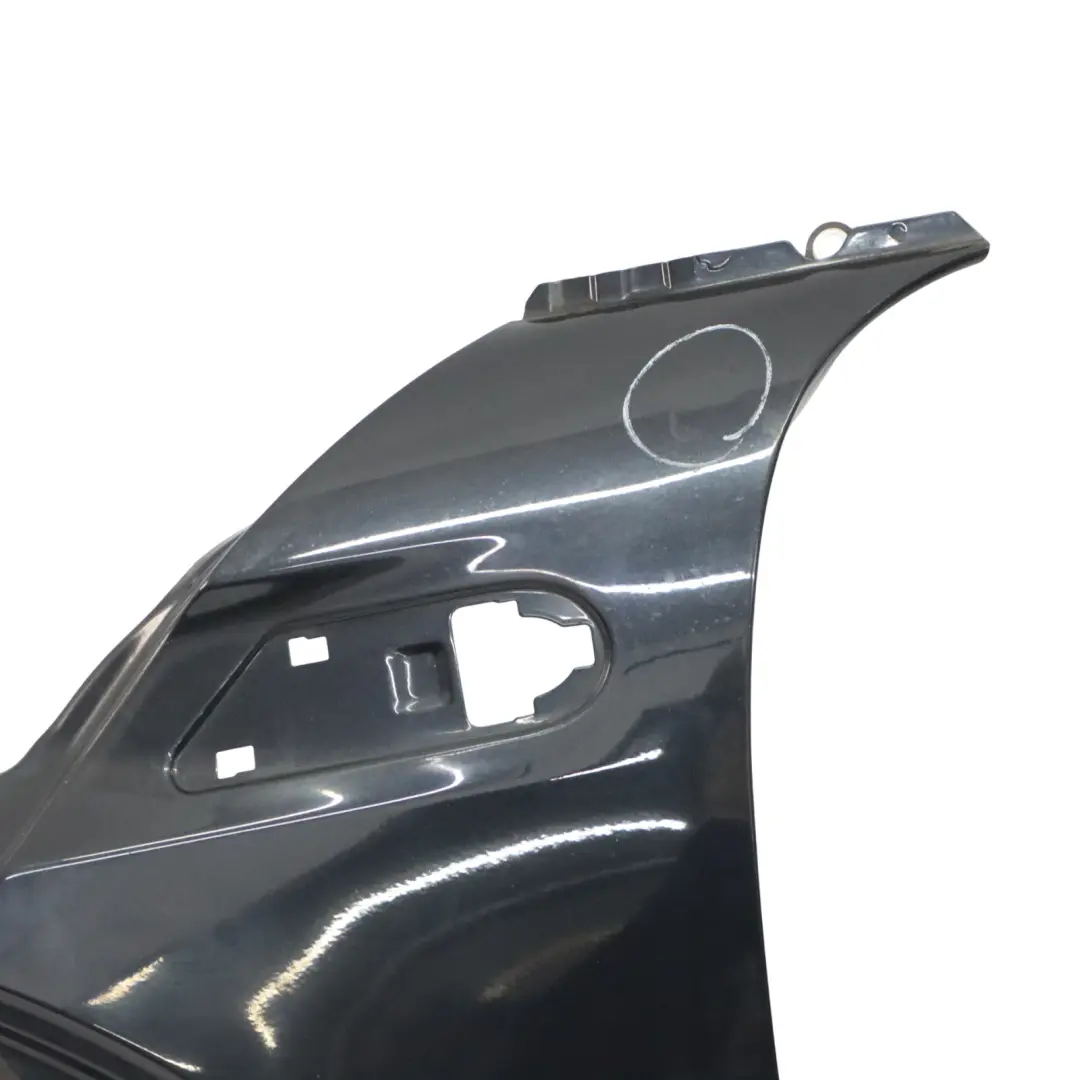 Panel Lateral Delantero Ala Izquierda Astro Black - A25 para Mini R55 R56 R57 R58 con número de pieza 2754725 Mini R55 R56 R57 R58 Panel Lateral Delantero Ala Izquierda Astro Black - A25 - SKU 2754725-ASB2 - Número de pieza 2754725