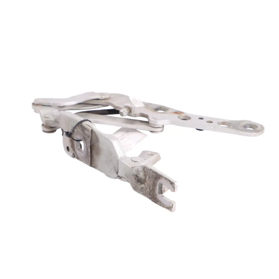 Zawias Maski Przedniej Lewy Titan Silver - 354 do BMW X3 E83 o numerze 3411447 BMW X3 E83 Zawias Maski Przedniej Lewy Titan Silver - 354 - SKU 3411447-TS - Numer Części 3411447