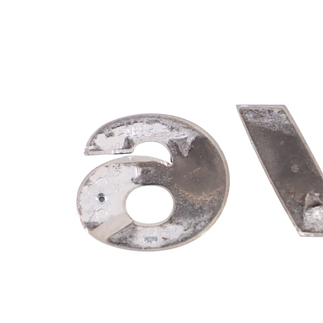 VW Touareg 7L Puerta Trasera Hatch Lettering V6 Etiqueta Insignia - SKU 3B0853675C - Número de pieza 3B0853675C
