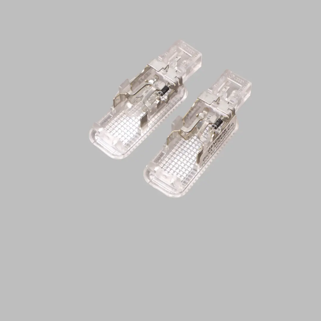 Lampada Interna Guantiera Boot Set per Volkswagen Audi Skoda Seat con numero di parte 3B0947415B Volkswagen Audi Skoda Seat Lampada Interna Guantiera Boot Set - SKU 3B0947415B - Numero di parte 3B0947415B