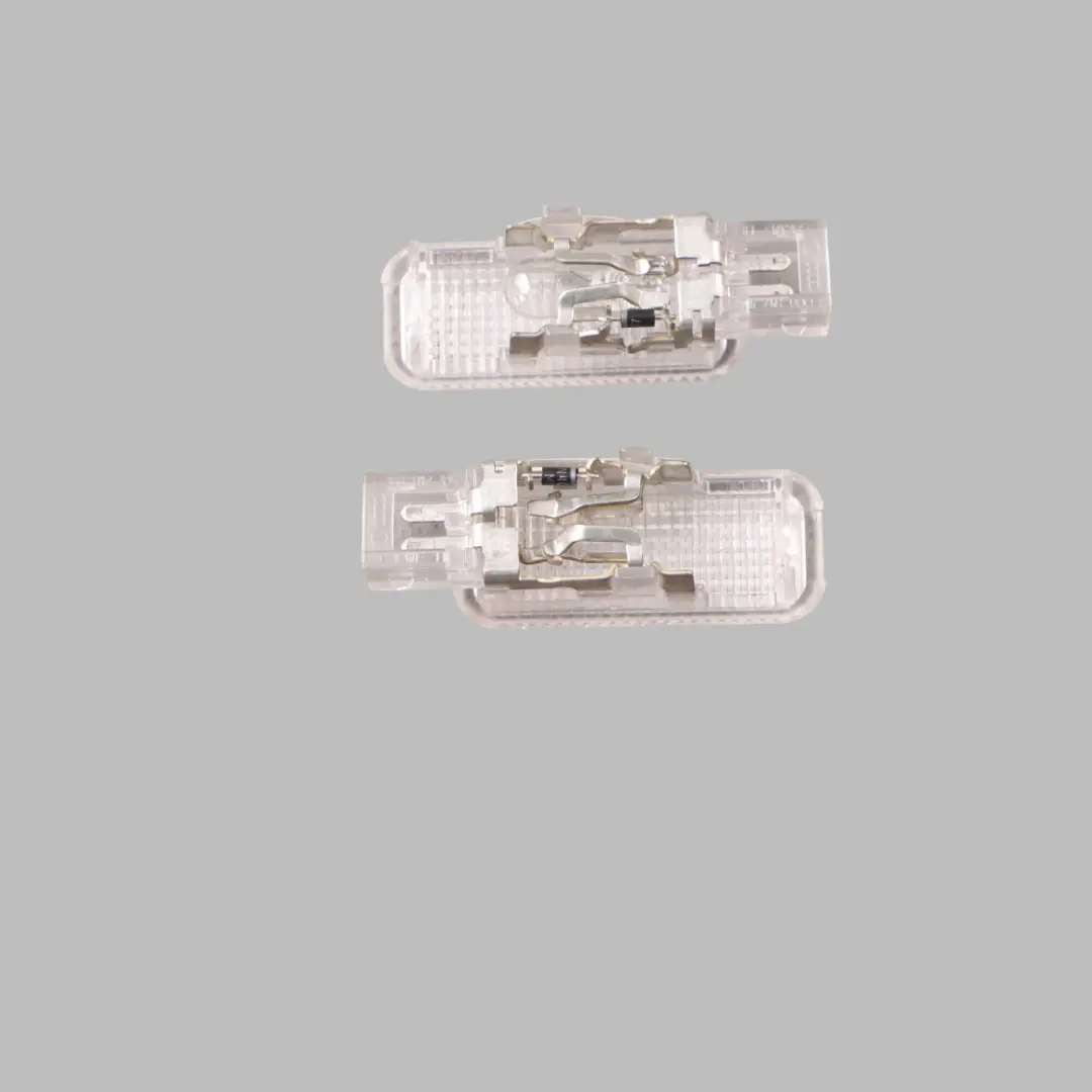 Juego De Luces Interiores Para El Asiento para Volkswagen Audi Skoda con número de pieza 3B0947415B Volkswagen Audi Skoda Juego De Luces Interiores Para El Asiento - SKU 3B0947415B - Número de pieza 3B0947415B
