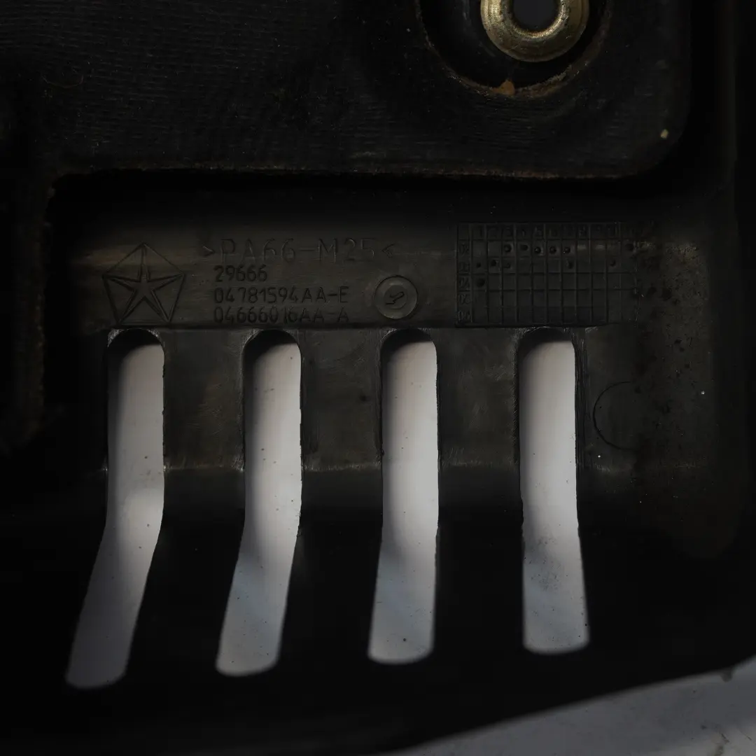 Górna Pokrywa Osłona Silnika do Chrysler Voyager o numerze 4781594AA Chrysler Voyager Górna Pokrywa Osłona Silnika - SKU 4781594AA - Numer Części 4781594AA