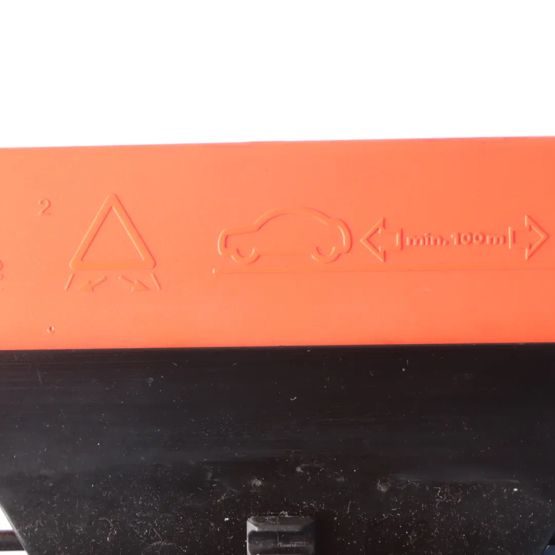 Klappbares Pannendreieck für Audi A4 B7 mit Teilenummer 4B5860251E Audi A4 B7 Klappbares Pannendreieck - SKU 4B5860251E - Teilenummer 4B5860251E