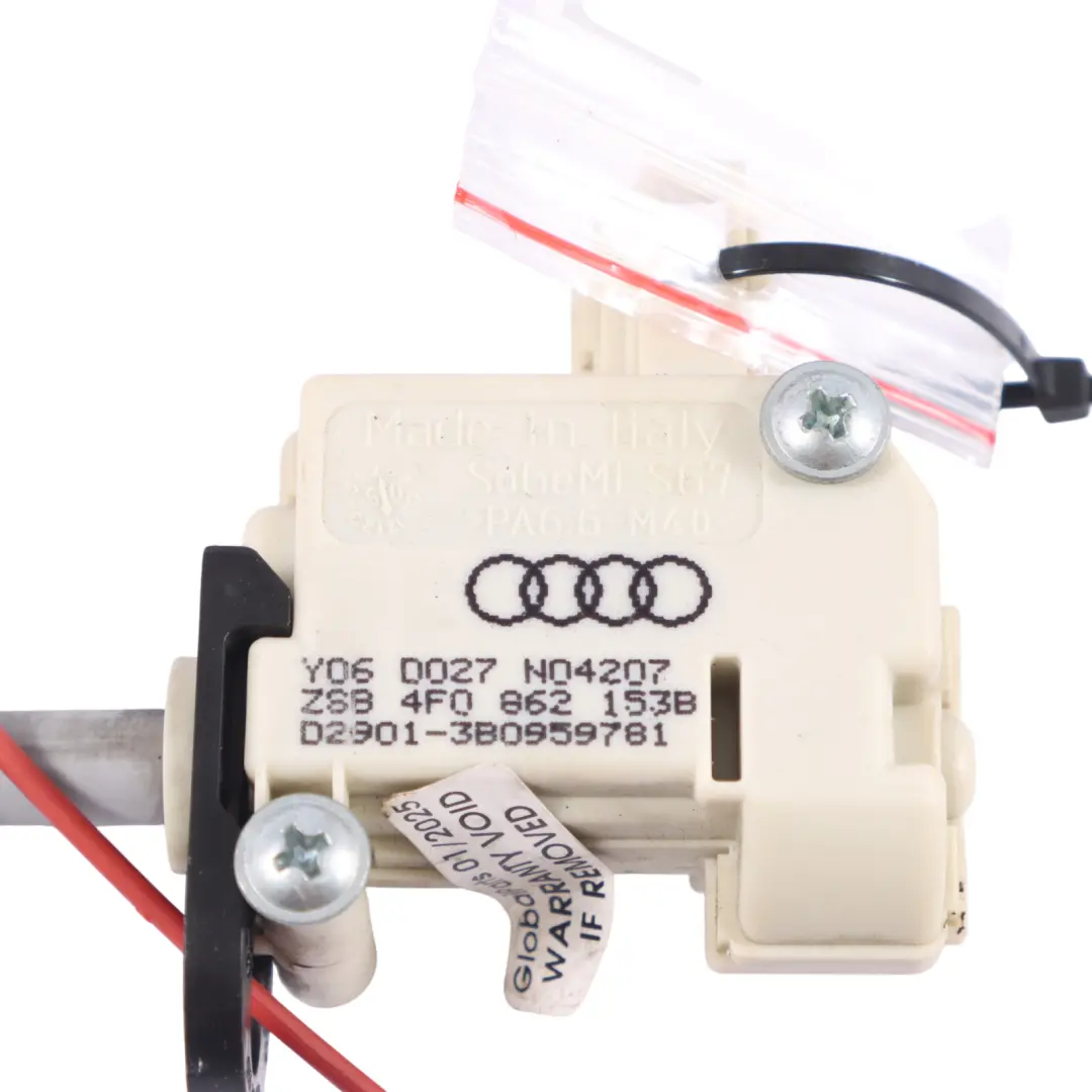 Meccanismo motore attuatore solenoide sportello carburante per Audi A6 C6 con numero di parte 4F0862153B Audi A6 C6 Meccanismo motore attuatore solenoide sportello carburante - SKU 4F0862153B - Numero di parte 4F0862153B