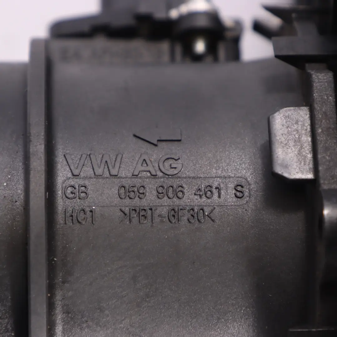 Filtro Aria Scatola Aspirazione Silenziatore per Audi A7 4G 3.0 TDI con numero di parte 4G0133838AC Audi A7 4G 3.0 TDI Filtro Aria Scatola Aspirazione Silenziatore - SKU 4G0133838AC - Numero di parte 4G0133838AC